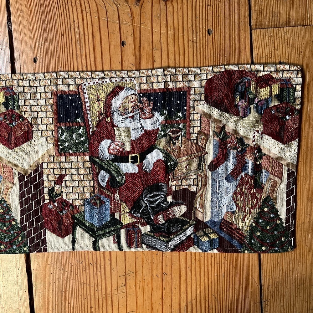 Vintage Festive Santa Claus Tapestry Table Runner Christmas